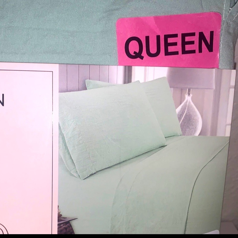 BCBGeneration Mint Green Queen Sheet Set